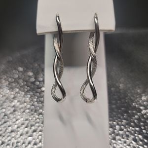 E65 14k Double Twist Hoop Earrings